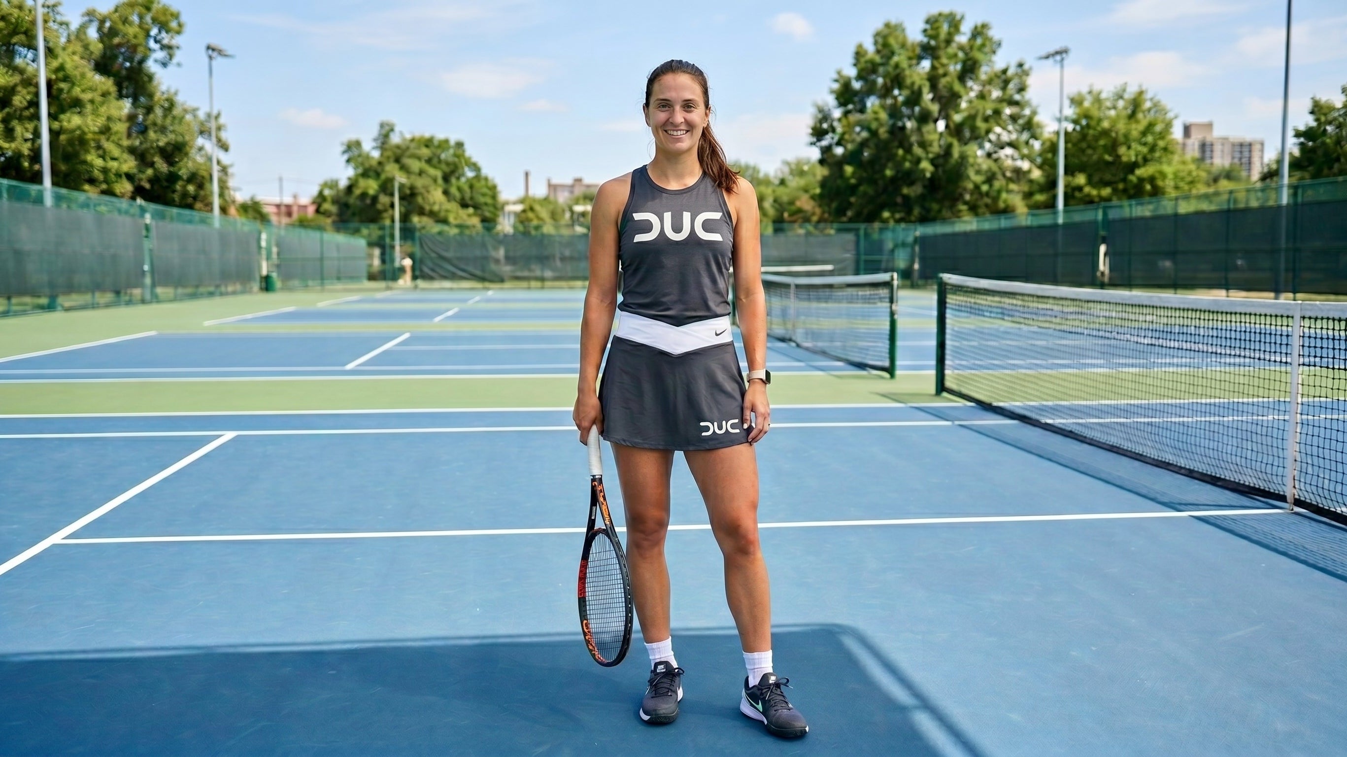 crossover waist tennis skort DUC ELEVATE women on court